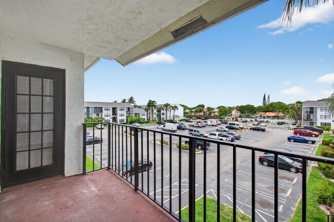 Building Photo - 728 Executive Center Dr
