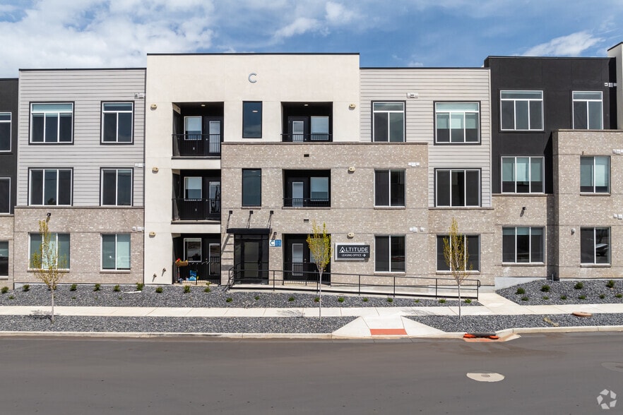 Building Entrance - Altitude