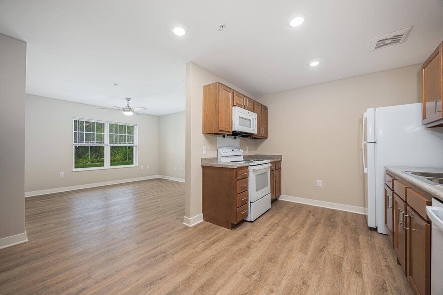 Building Photo - Broadleigh Lofts