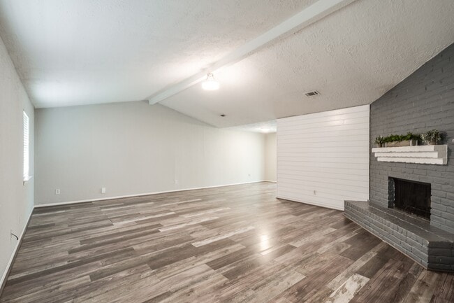 Building Photo - 318 Blue Tail Dr