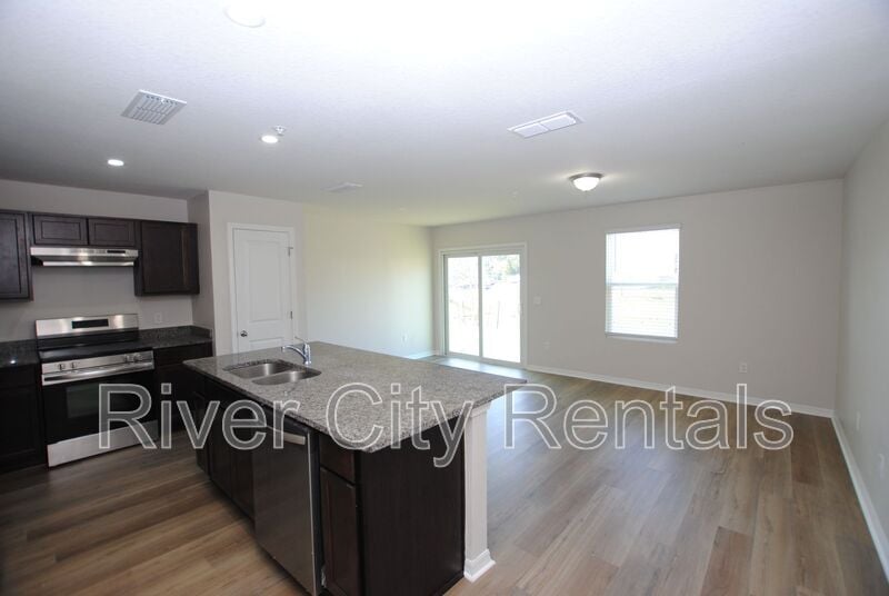 Building Photo - 6541 Sweetbay Ln