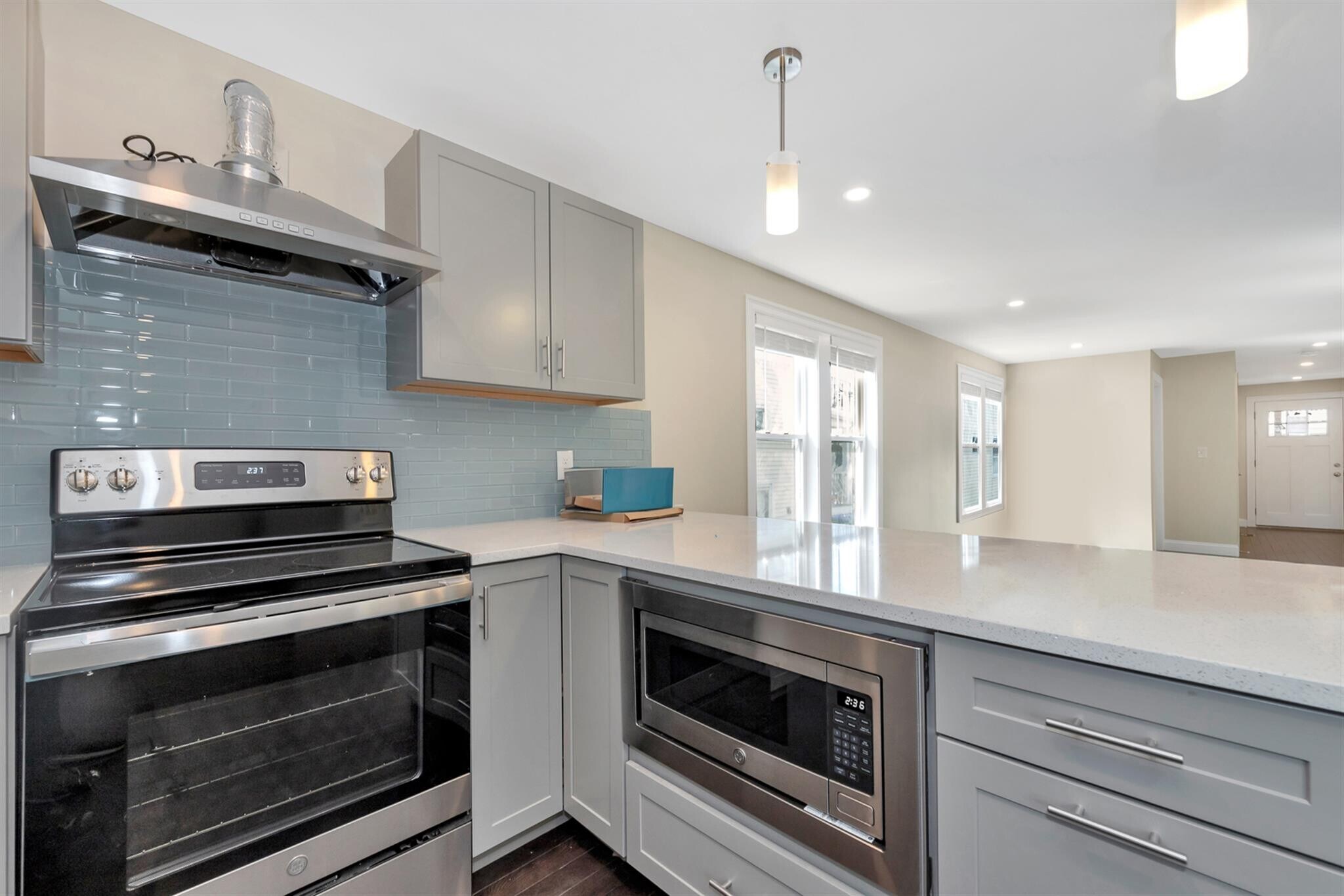 Building Photo - 43 Wright Ave