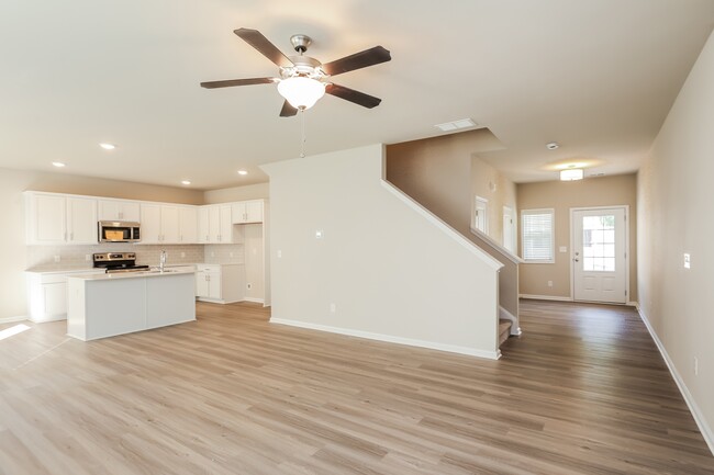 Building Photo - 3421 Sugarberry Dr