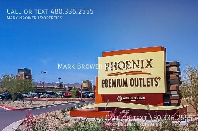 Building Photo - 4102 E Woodland Dr