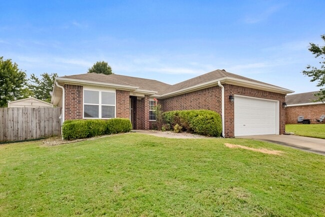 Building Photo - Great 3 Beds + 2 Baths Home with Solar Panels! Large Covered Patio!