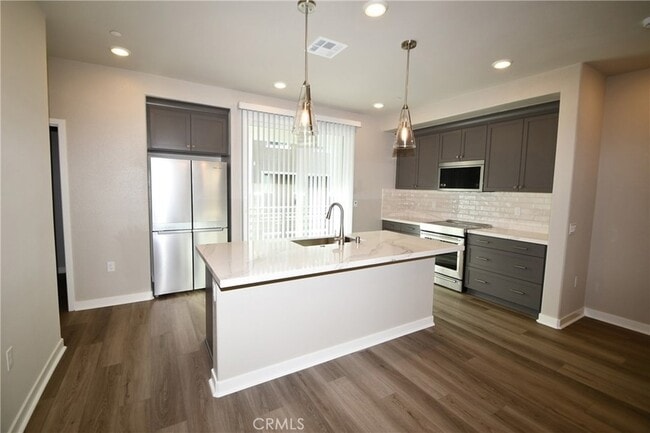 Building Photo - 1487 Skyline Ln