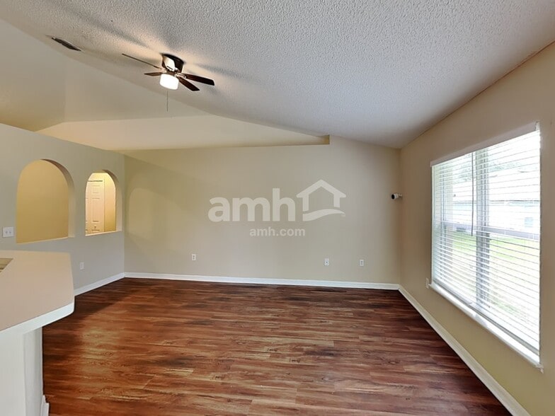 Building Photo - 1228 Welch Ridge Ter