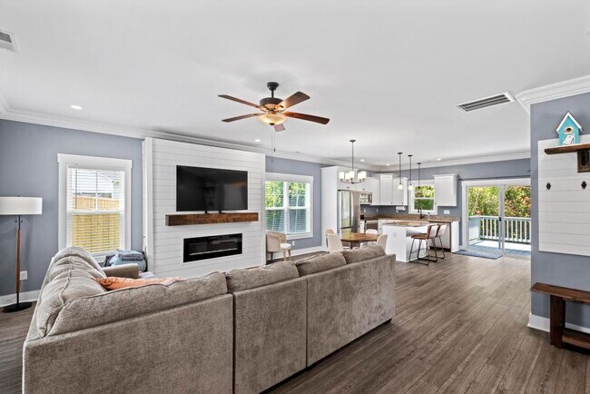 Building Photo - 205 Bangor Ct
