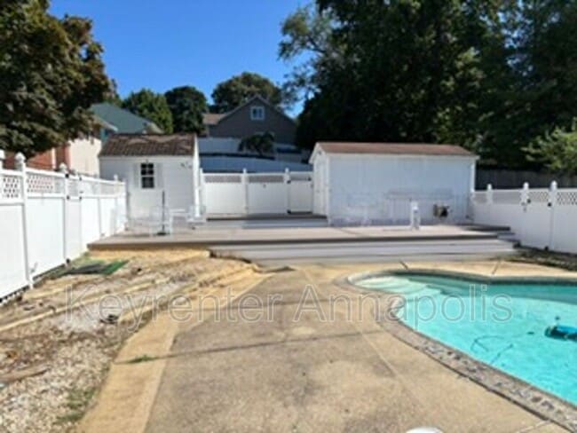 Building Photo - 1185 Bayview Vista