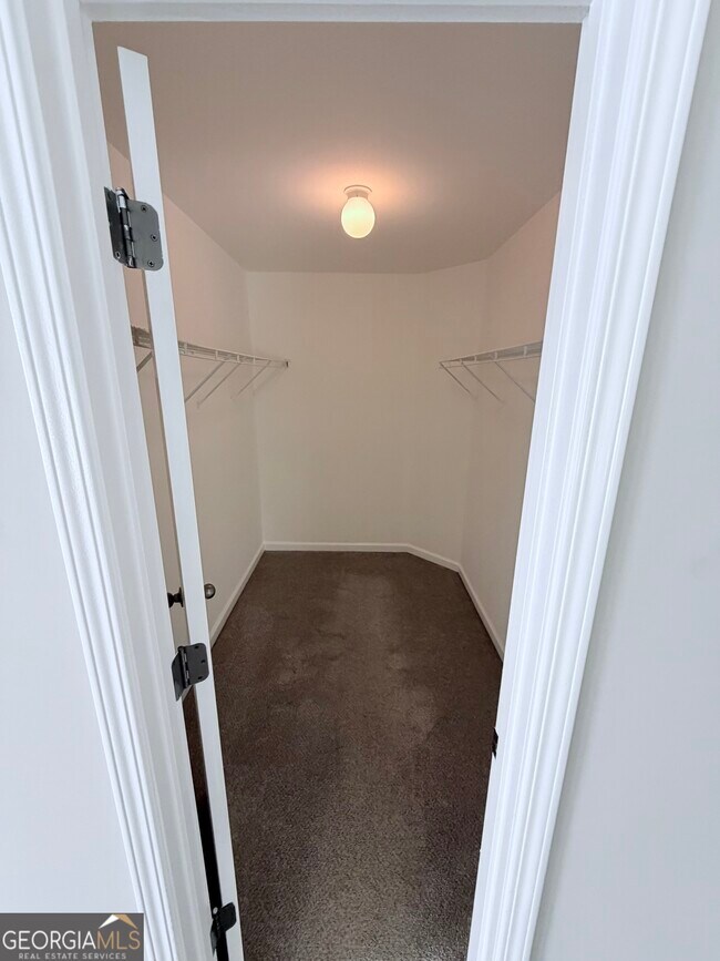 Building Photo - 3816 Landing Terrace