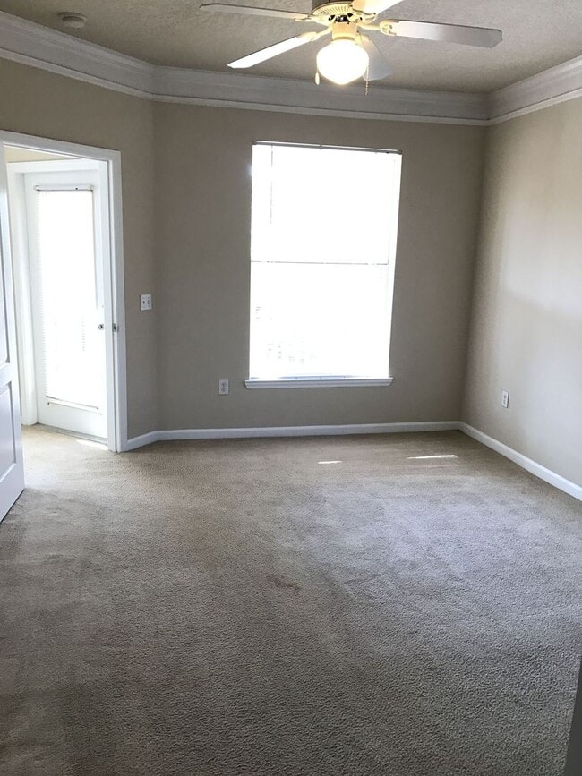 Building Photo - Just Listed!  2/2 Second Floor Unit Located at the Beautiful Mirabella Condominiums