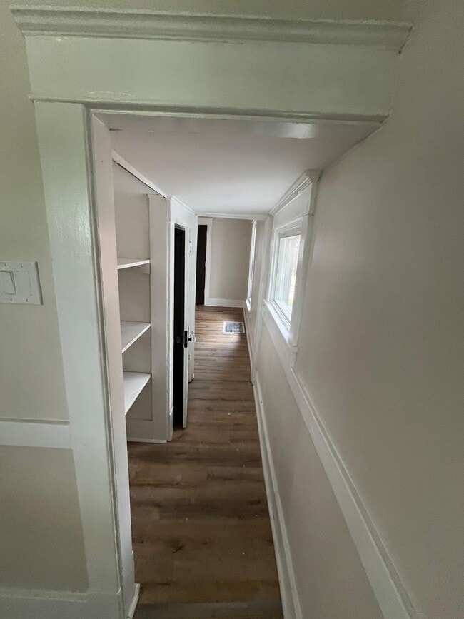 Building Photo - Spacious 5BR Home in Arnold