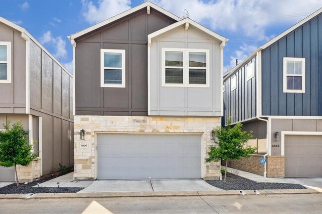 Building Photo - 1806 La Magnolia Dr