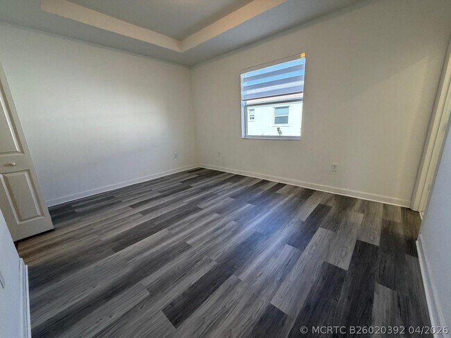 Building Photo - 2885 SE 25th Ave