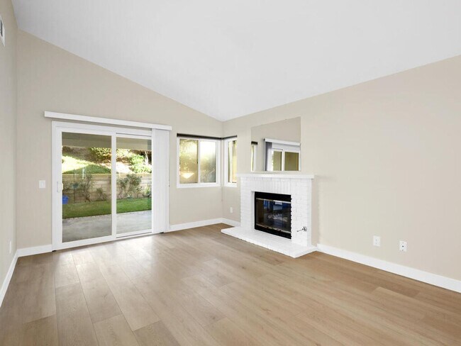 Building Photo - Harbor Pointe - Carlsbad gated community less than one mile to the beach