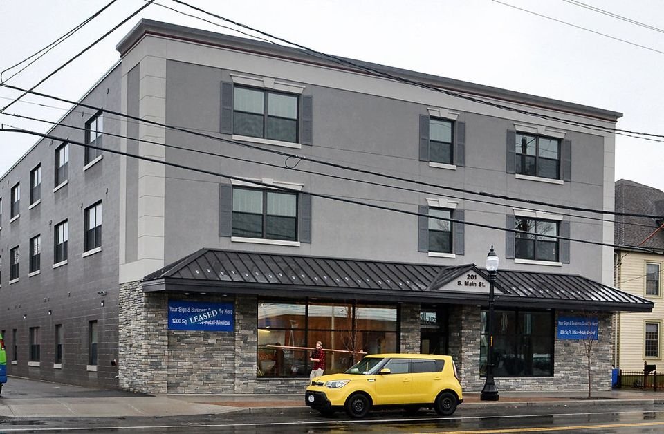 Building Photo - 201 S Main St