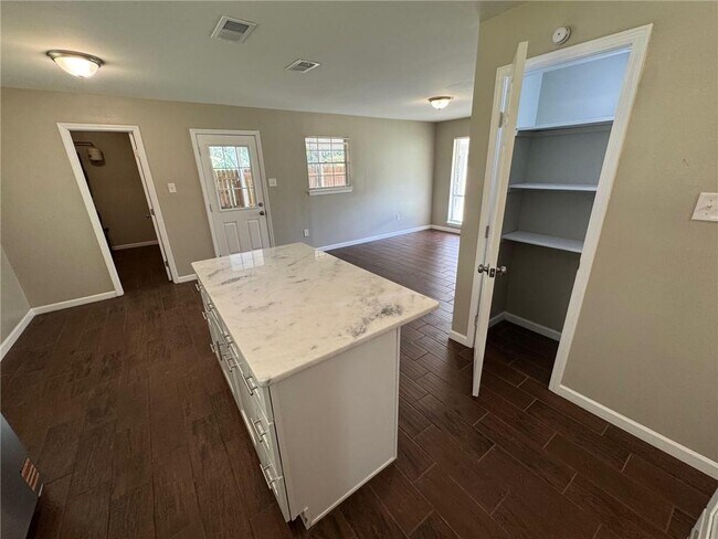 Building Photo - 4778 Ivywood Dr