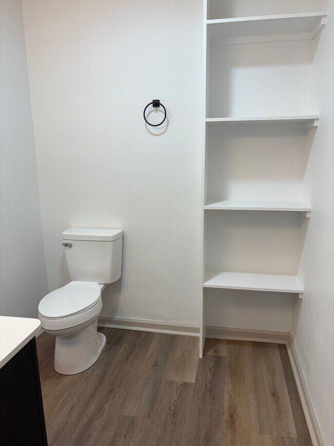 Building Photo - WaveHaus