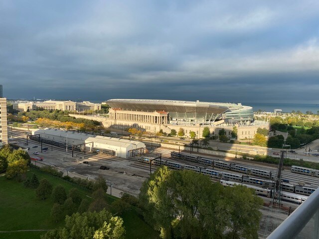 Building Photo - 1629 S Prairie Ave