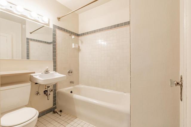 Building Photo - 0 bedroom in Seattle WA 98119