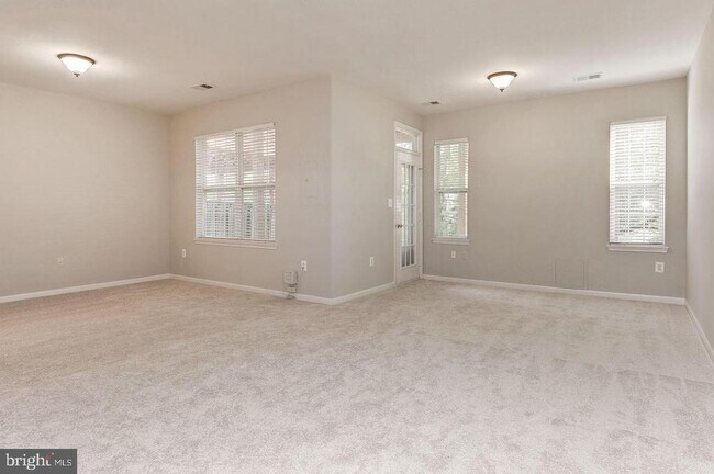 Building Photo - 21264 Victorias Cross Terrace