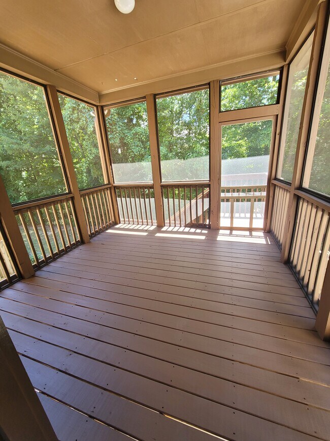 Building Photo - 340 Ridgemill View