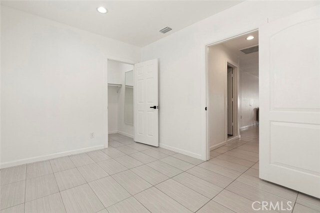 Building Photo - 10265 Strathern St