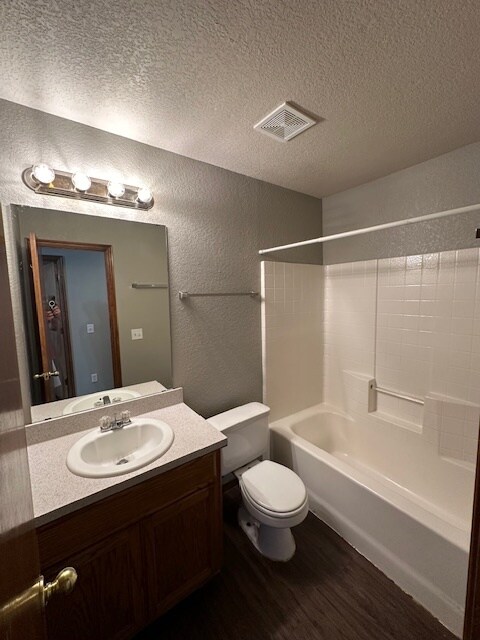 Building Photo - 10305 Plymouth Ct