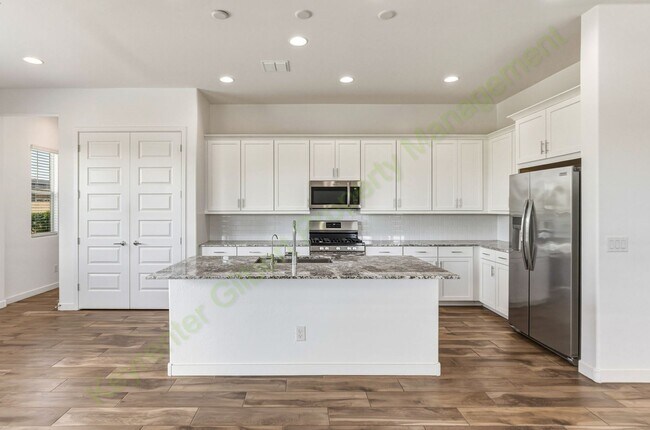 Building Photo - Stunning Gilbert Home Located in the Beautiful Belrose Gated Community!