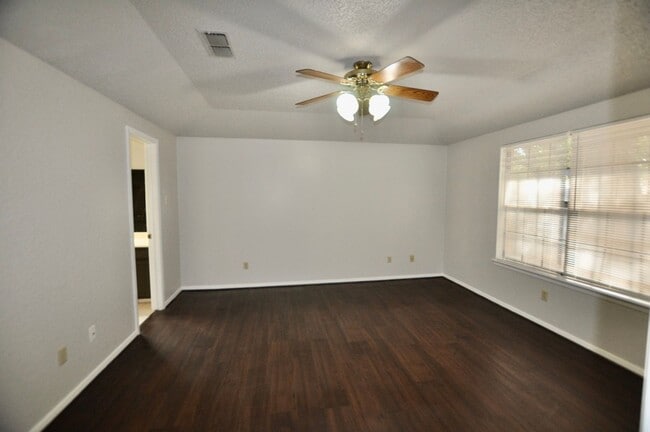 Building Photo - 103 Kenshire Ct