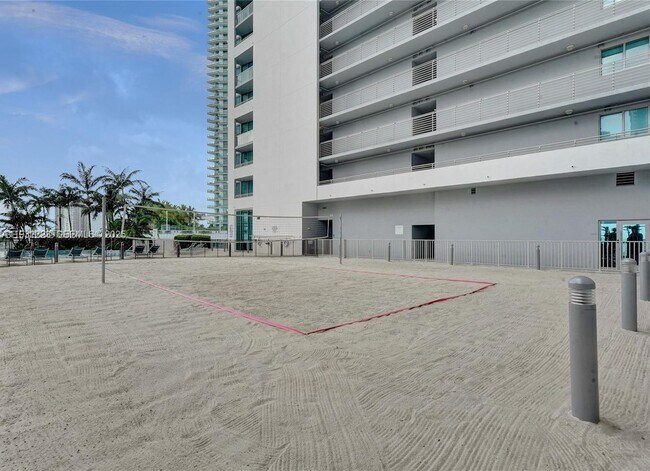 Building Photo - 888 Biscayne Blvd