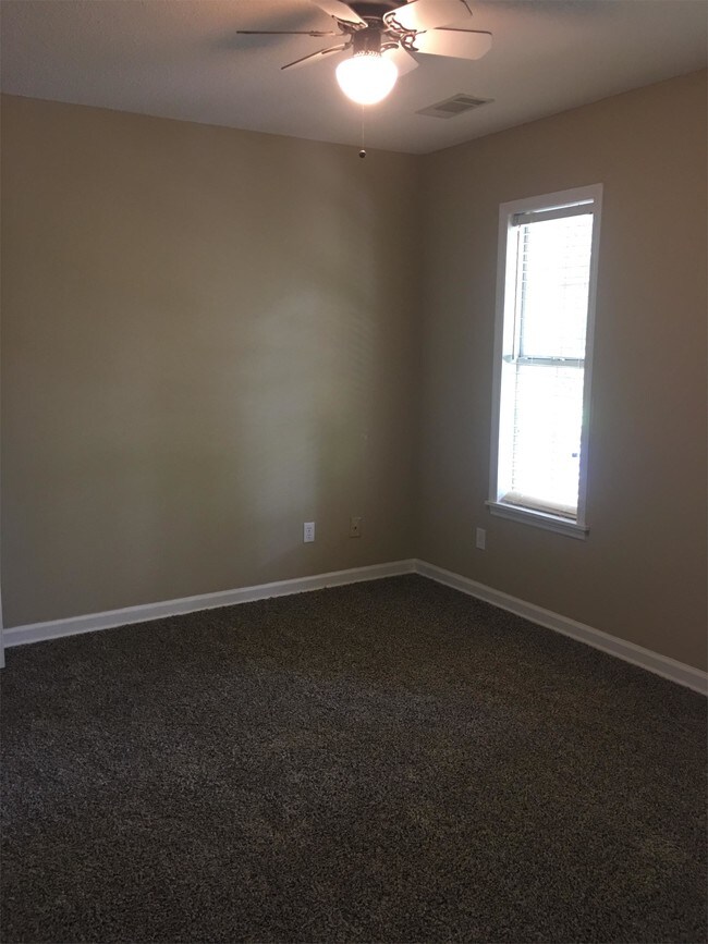 Building Photo - 403 9th Ave