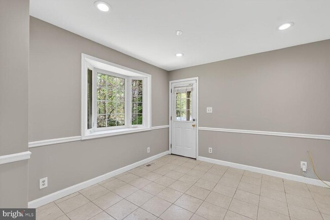 Building Photo - 5109 Blue Ridge Ave