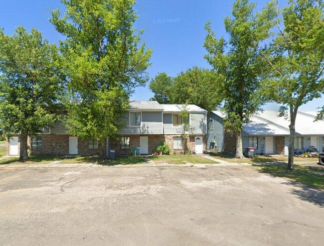 Building Photo - 301-329 James St