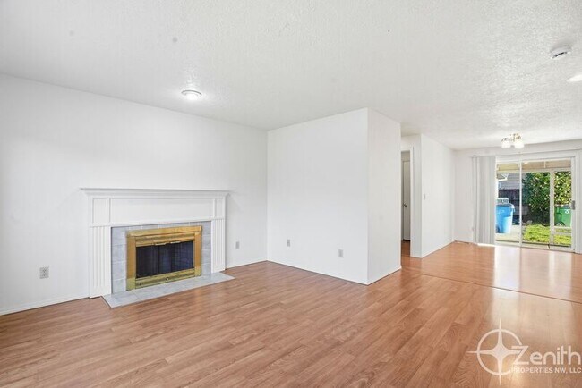 Building Photo - 16101 SE 18th St