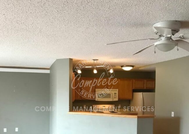 Building Photo - 7049 Lockslie Way