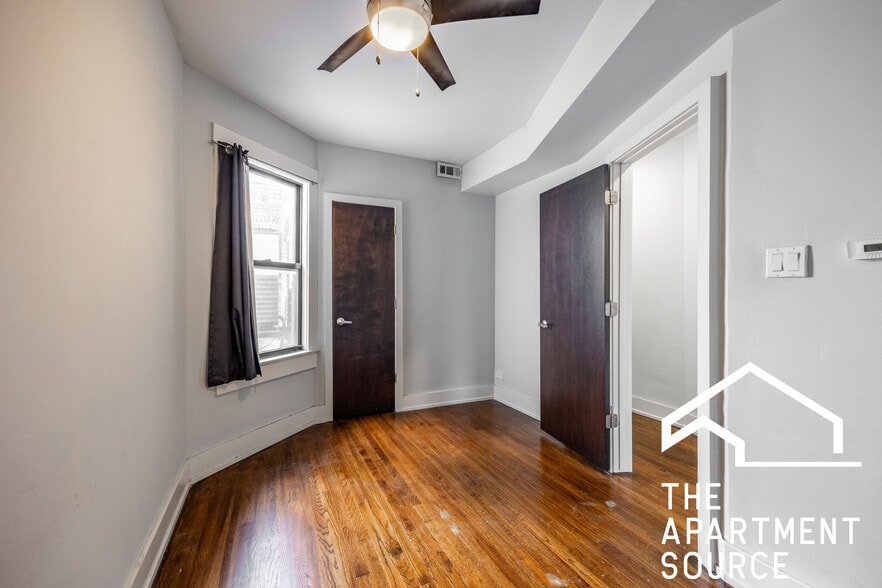 Building Photo - 3716 W Belmont Ave