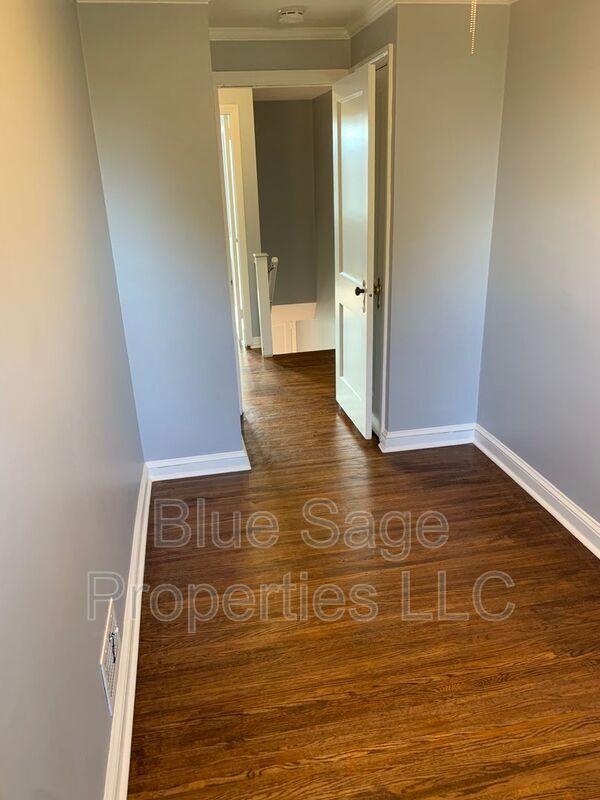 Building Photo - 2203 Bond Ave