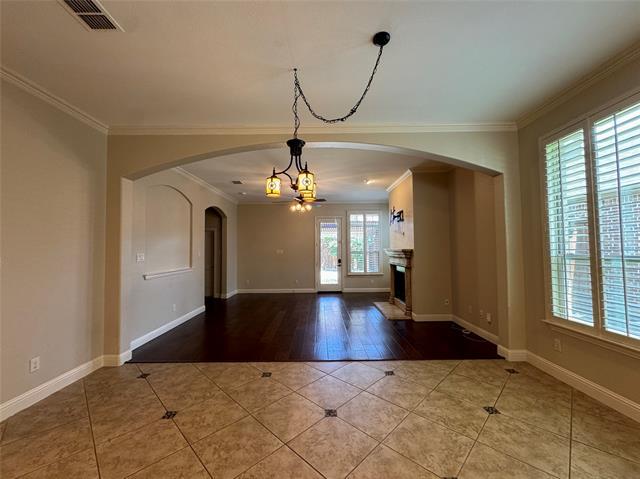 Building Photo - 1604 Medina Ln