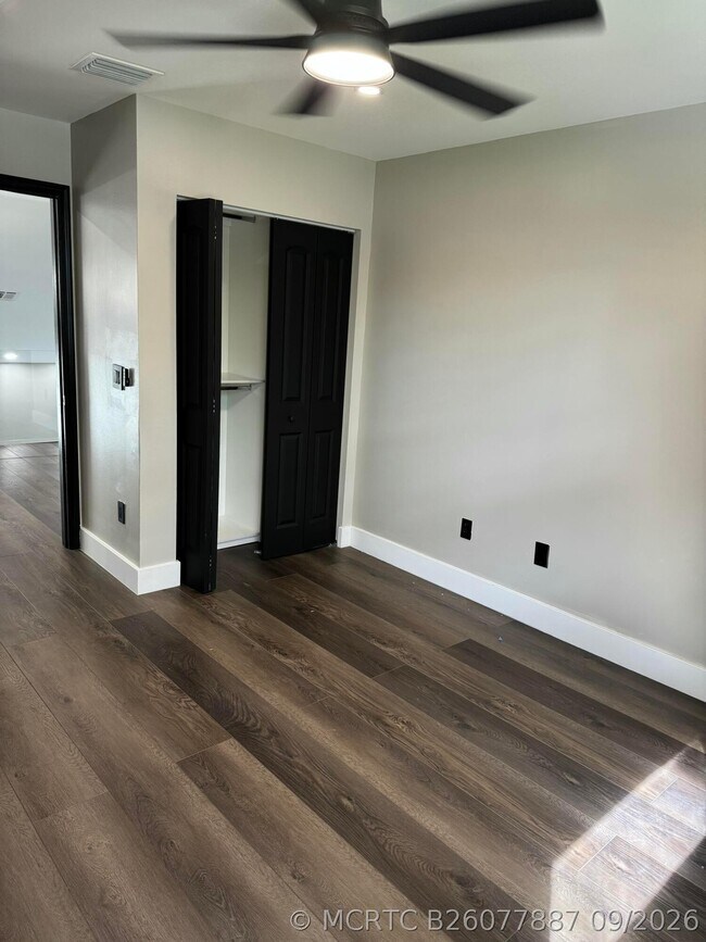 Building Photo - 10366 Buena Ventura Dr