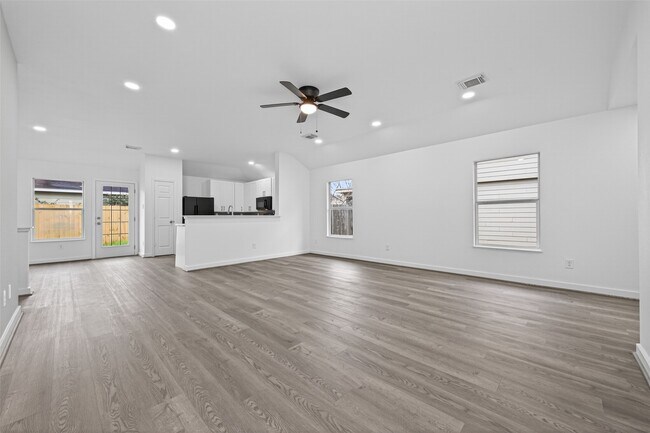 Building Photo - 7714 Stallion Trail Dr