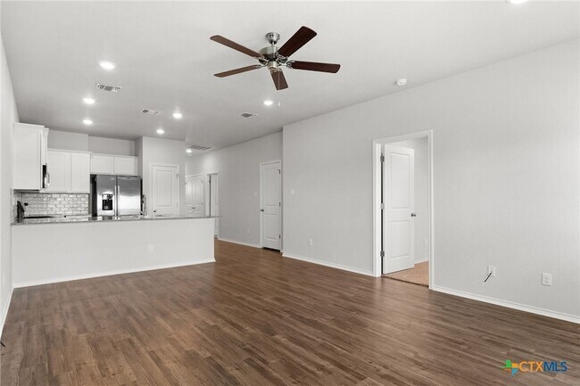 Building Photo - 1218 LEXINGTON Dr