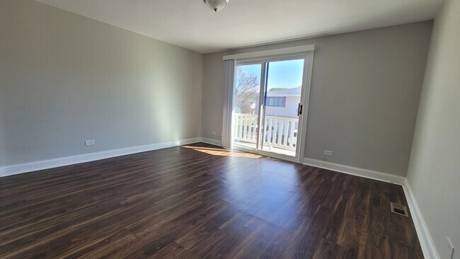 Building Photo - 120 Cotuit Ct