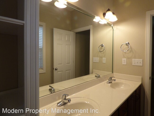 Building Photo - 3 br, 2.5 bath House - 461 Joseph Bryan Way