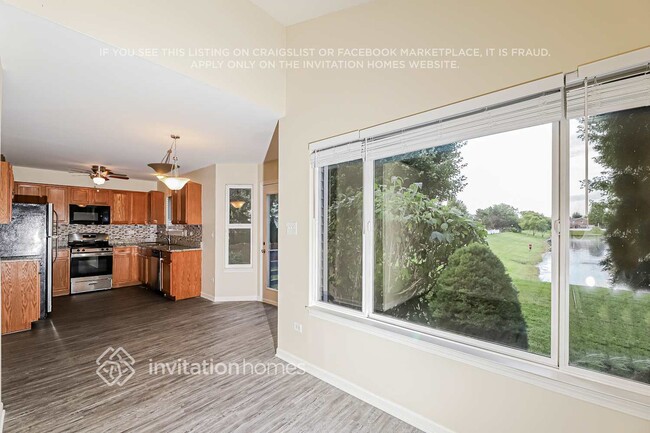 Building Photo - 6801 Desert Dr