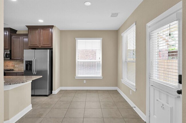 Building Photo - 106 N Pinto Point Cir