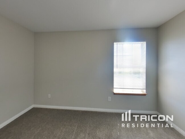 Building Photo - 1421 Locke Bend