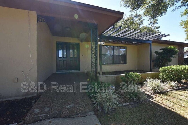 Building Photo - 1715 High Point Dr