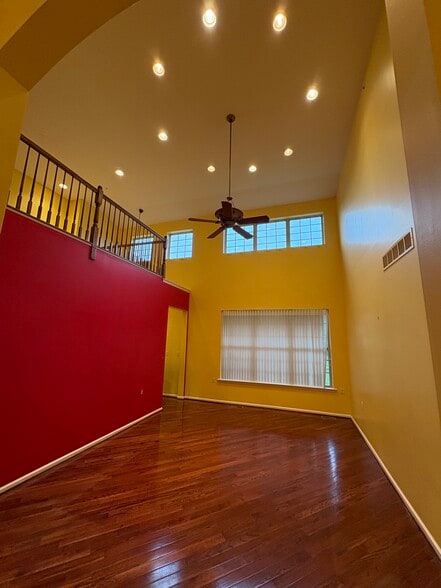 Building Photo - 950 Nathaniel Trl