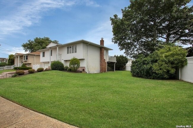 Building Photo - 3049 Clubhouse Rd